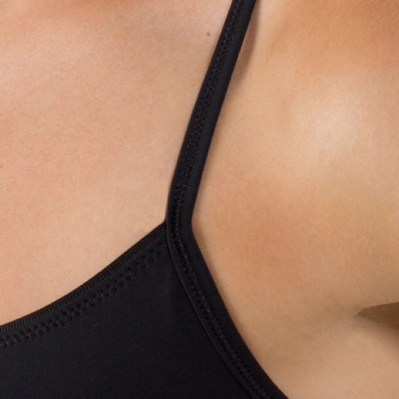 NWOT Lululemon Atma Tank in Black. Size 4. New without tags. - Picture 4 of 6